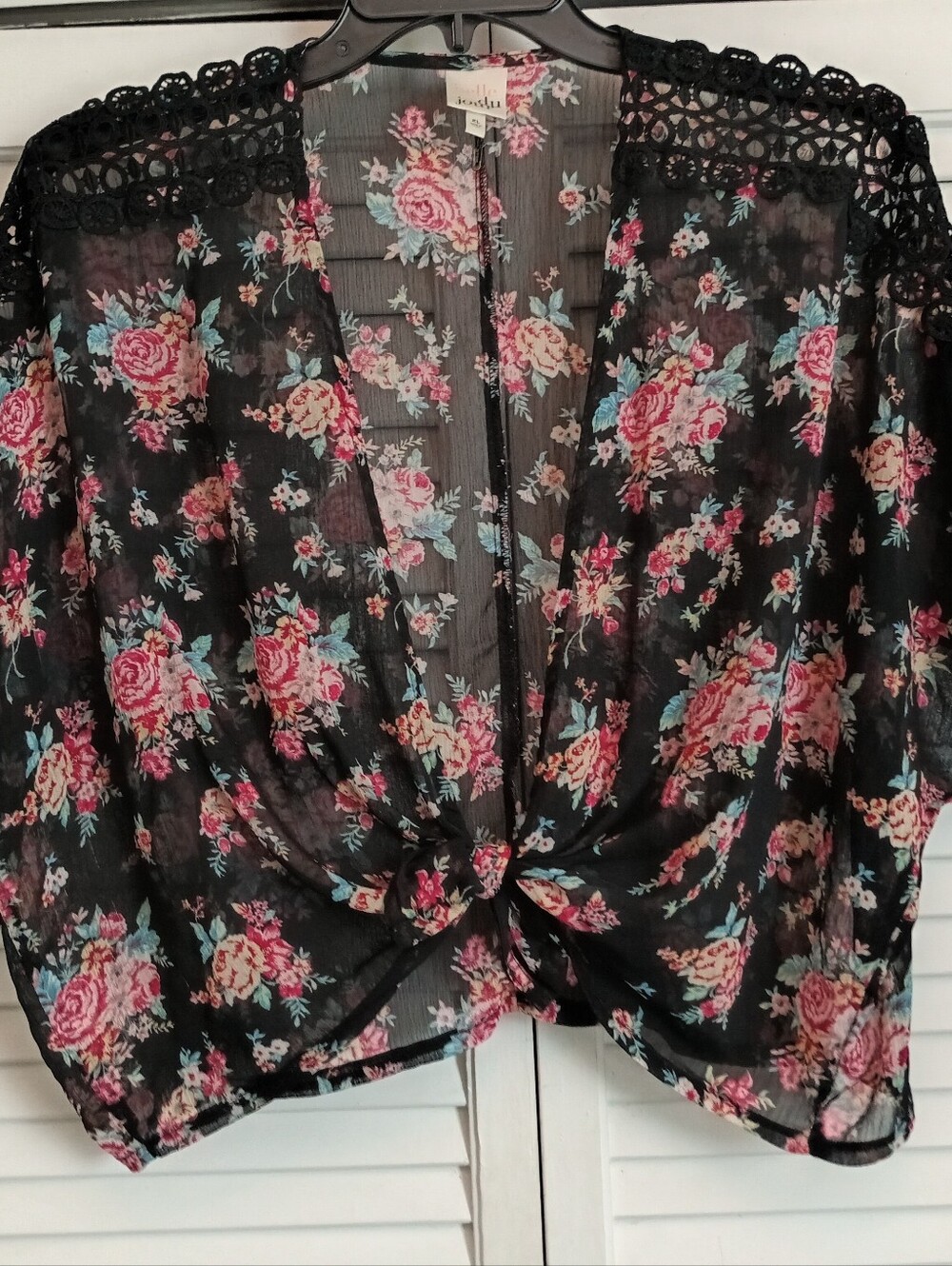 Belle Du Jour Black Lace Floral Cropped Boho Top (XL)